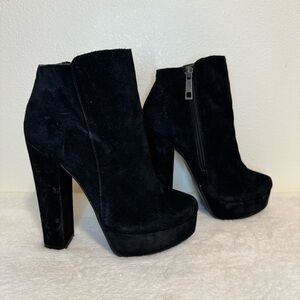 Chinese Laundry Elise Black Suede Ankle Booties Size 6